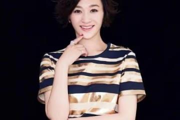 梅婷曾是他的前妻,李小冉曾為他墮胎,如今49歲的他低調結婚