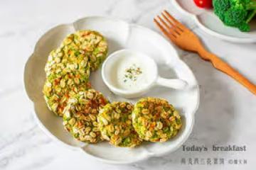 健康輕食｜燕麥西蘭花薯餅