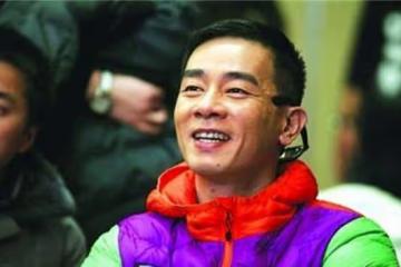 陳小春收到劉濤送的勝蒜,預祝小春哥披荊斬棘,粉絲笑噴