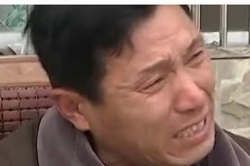 我養兒子養錯了!50歲大叔自打耳光痛哭失聲:敗光200多萬還