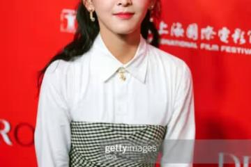 不修圖的女明星長啥樣?娜扎高圓圓生圖顏霸,她卻直接被秒