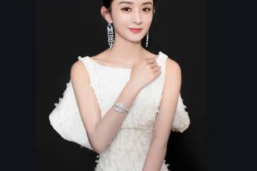 她本是趙麗穎替身，趁穎寶懷孕不斷接戲，如今和趙麗穎平起平坐