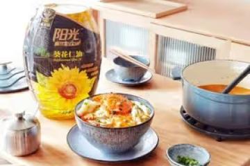 鮮掉眉毛的梭子蟹年糕湯