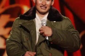 曝52歲朱之文商演排到明年五一,出道10年長紅不衰,傻人有傻福!