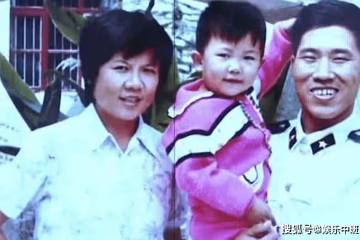 「歪嘴醜男」杜旭東，年輕時帥到逆天，和妻子相愛30年零緋聞