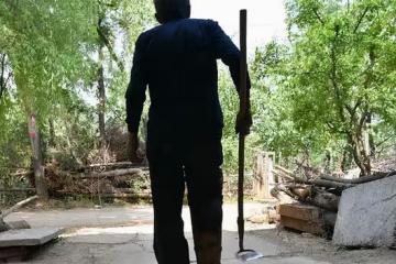 6旬老人靠偷度日,出獄後妻離子散無所事事,脫軌20年後重操舊業