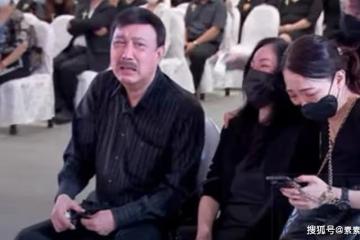 余苑綺骨灰與豬哥亮安葬同一墓園,母親李亞萍在棺材前哭到癱軟