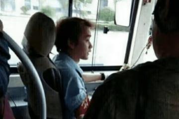 撞臉張國榮的公交車司機，神似張國榮？網友：一模一樣