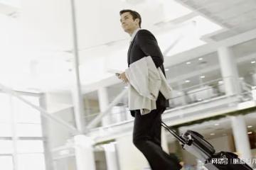 閨蜜說出差一年的丈夫可能出軌了，半信半疑的我偷偷尋找證據