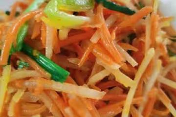 比肉好吃兩大碗飯吃光光👉土豆紅蘿蔔絲