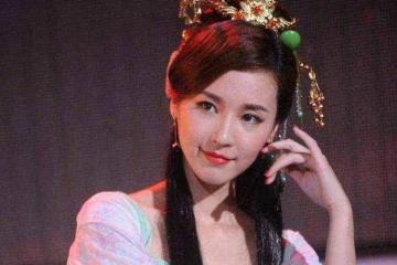 24歲奉子成婚嫁影帝，34歲遭老公拋妻棄子，今拍戲成這般