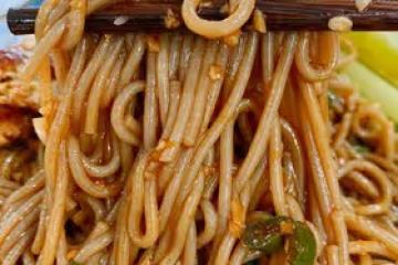 減脂-蕎麥麵的N種吃法-十分鐘搞定的荷包蛋悶蕎麥麵