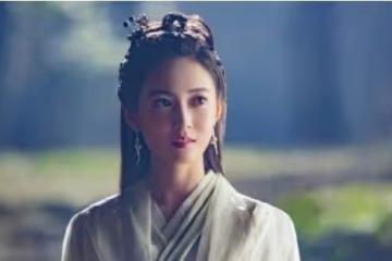 以為陳鈺琪長得夠美了,看到她助理後,你才知道什麼叫美