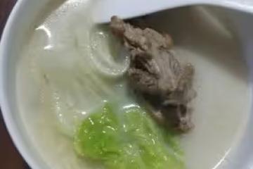 在外吃烤鴨，鴨架子一定要帶回來！！！附鴨湯做法。