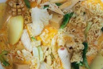 家庭版麻辣燙（火鍋底料加牛奶）