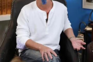 60歲男星將移居國外,稱想給下一代更好的環境!21歲兒子患自閉症