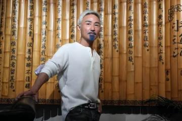 著名港星兒子遭校園霸凌，宣布將舉家移民美國，自覺十分慚愧