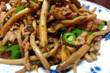 新鮮茶樹菇炒肉
