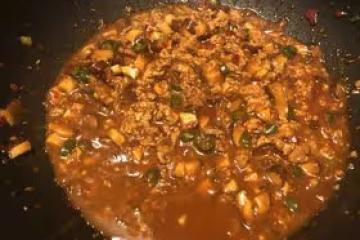 吃麵條必備的香菇豬肉鹵
