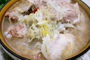 排骨燉酸菜(東北菜)