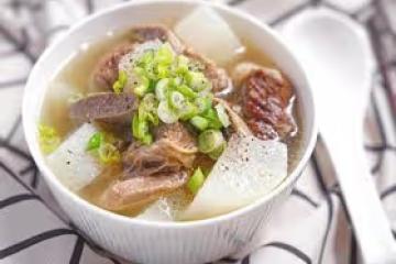 驅寒暖身：蘿蔔燉牛肋排