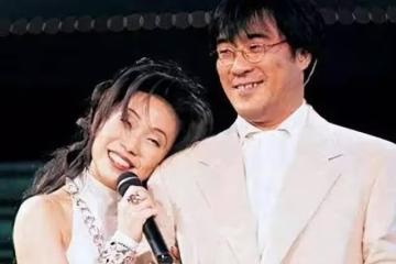 他捧紅了半個樂壇女歌手，用餐巾紙5分鐘寫下的歌，一火就是30年