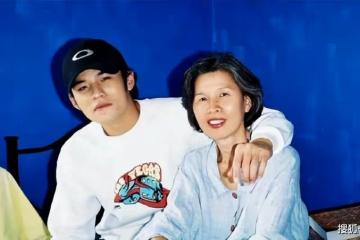 周杰倫為媽媽慶祝69歲生日,葉惠美穿長裙戴帽子,氣質優雅顯年輕