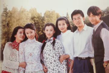 《情深深雨濛濛》播出20年,3位主演因病逝世,舞女卻逆襲成大咖