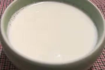 幼滑蛋白杏仁茶