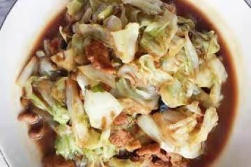 圓白菜炒肉片（秘制）