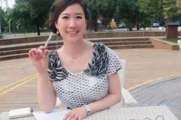 她是網紅鼻祖，未婚生子，被人罵精神有問題，如今成上億女總裁