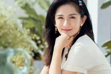 謝娜新綜藝「吹牛」引熱議，稱顏值與鞏俐媲美，遭遇袁詠儀吐槽