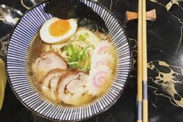 日式豚骨拉麵