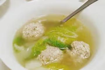 豆腐丸子+大白菜的【豆腐丸子白菜湯】