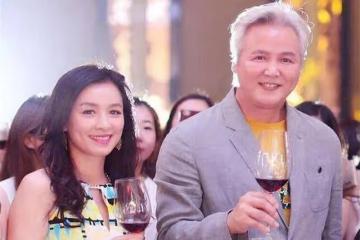 「酒窩女神」張庭和她的微商帝國TST到底怎麼回事?