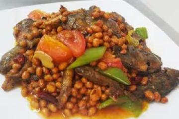 黃豆燜魚仔