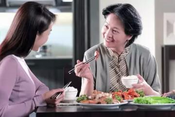「女兒你是嫁人，不是扶貧」母親一耳光，打醒了如狼似虎的婆家人