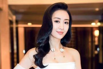 她被周潤發、成龍、胡歌力捧，今從京城四美淪落為四線演員！