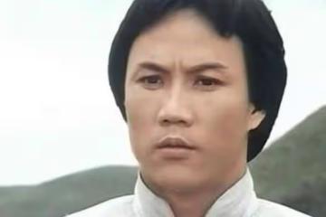 他是香港武俠片的大俠專業戶，事業巔峰時出家，如今過得怎麼樣？
