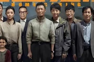 《萬里歸途》幾乎沒有對手，張譯淚流滿面，尹濤傷痕累累，這部電影值得一看