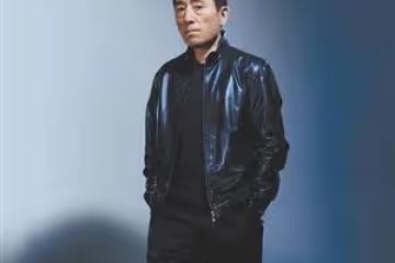陳婷曬女兒生日合照，一家三口很溫馨，張藝謀搭肩笑容和藹！