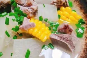 冬瓜玉米排骨湯(不好喝我去你家給你做！！)