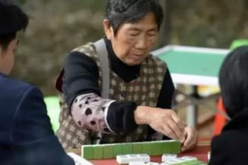 下了夜班婆婆問我為啥沒給家人買早餐,第二天我和老公去了民政局