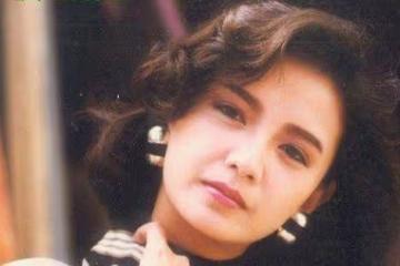 她是梁朝偉初戀，曾是TVB五美之一，54歲顏值依舊，堪稱不老女神