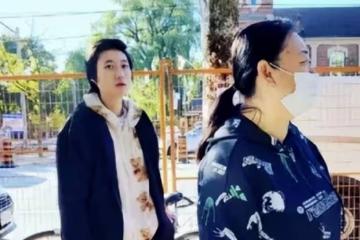 吳卓林國外領救濟食物，穿得像個流浪漢，生活過得很心酸