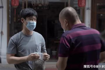 《大考》周美仁擺攤賣烤腸意外致富，被請到學校做勵志演講