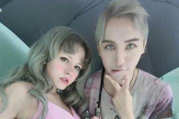 看了吳卓林和妻子在網絡中的樣子，你就不會同情她們的遭遇了