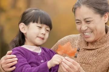 父母不是保姆!兒媳婦一句話氣的婆婆回了農村,還帶走了孫女