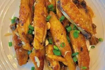 鹽焗雞翅（爆香）