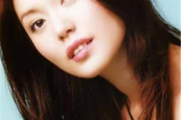 長得和俞飛鴻有8分像，嫁洋老公被寵6年，今47歲整成少女超美